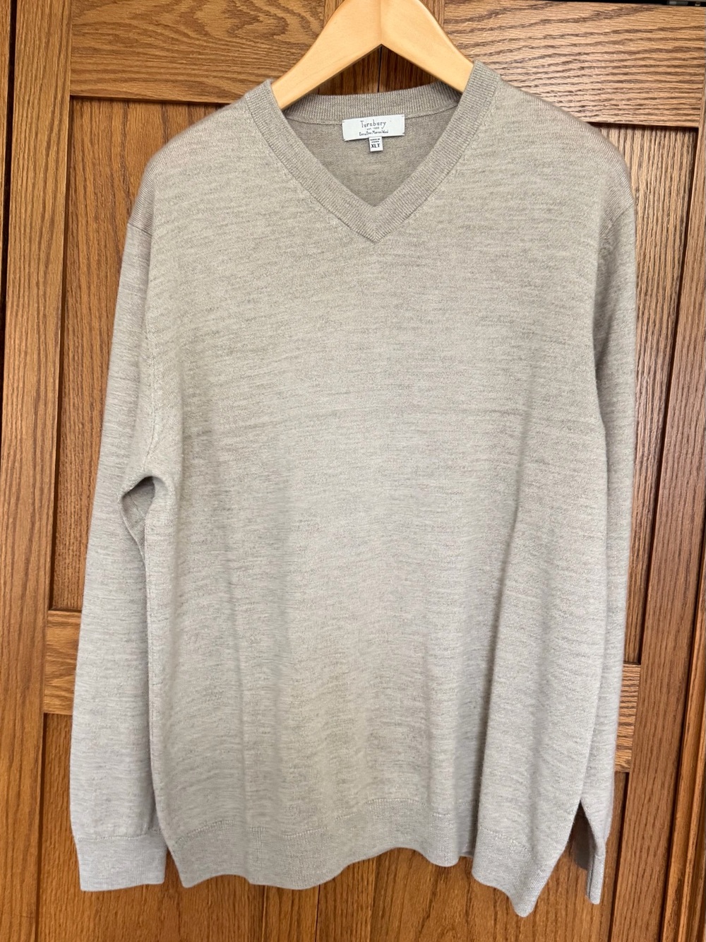 Turnbury Men's V-Neck Sweater